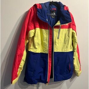 The North Face Women’s Hyvent Coat with hood. Size medium. In great condition